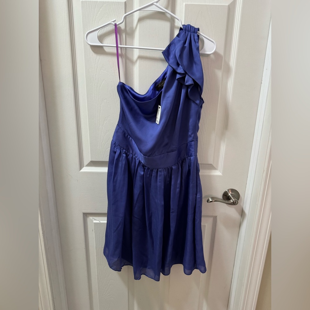 THE LIMITED One Shoulder Bow
Silky Cocktail Dress Size 6 - Picture 3 of 8